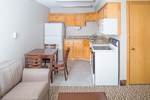 Family Suite, 2 Queen Beds | Private kitchen