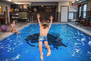 Indoor pool, pool loungers