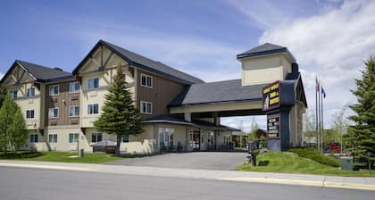 Gray Wolf Inn & Suites