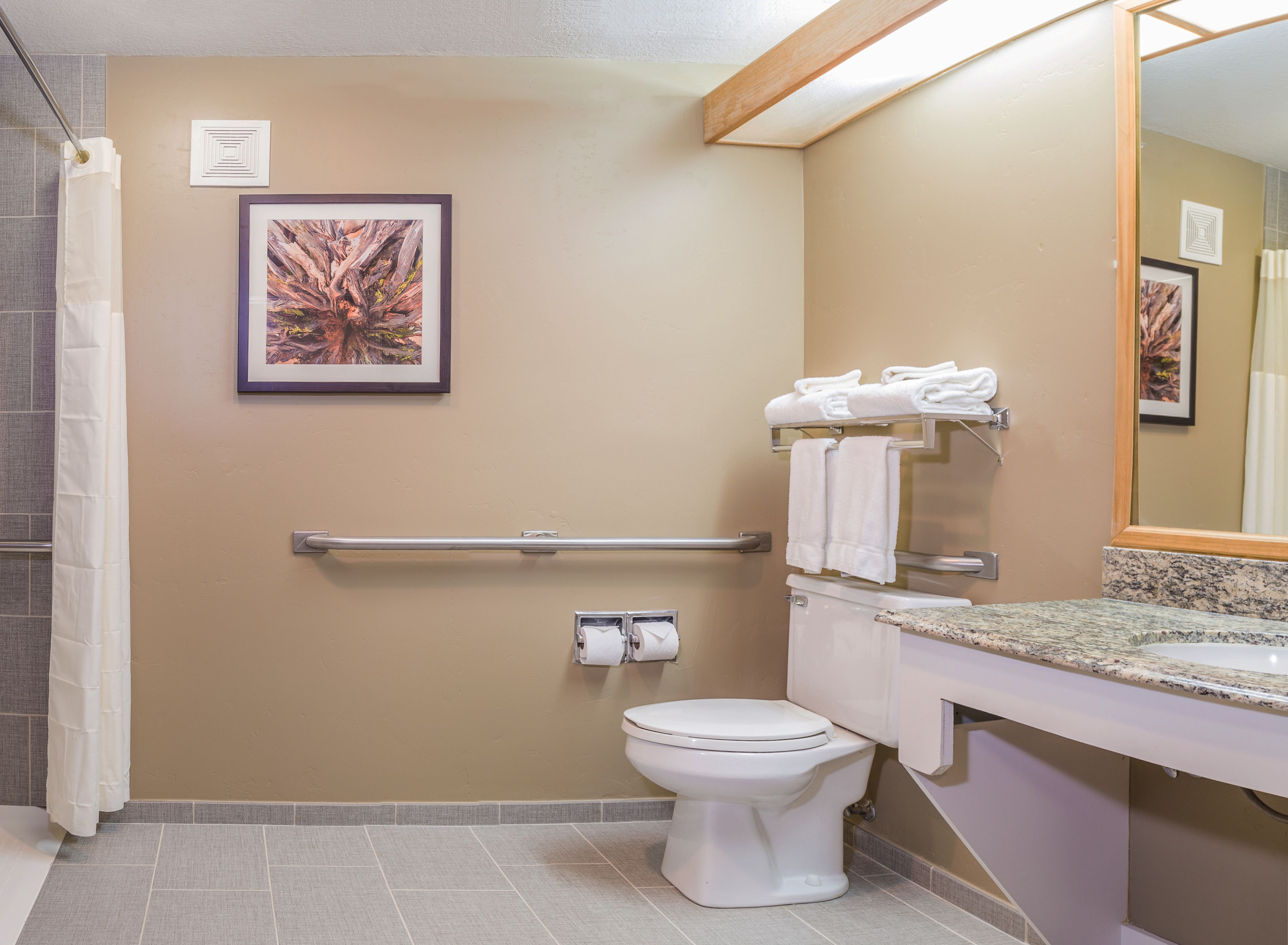 Foto - Gray Wolf Inn & Suites