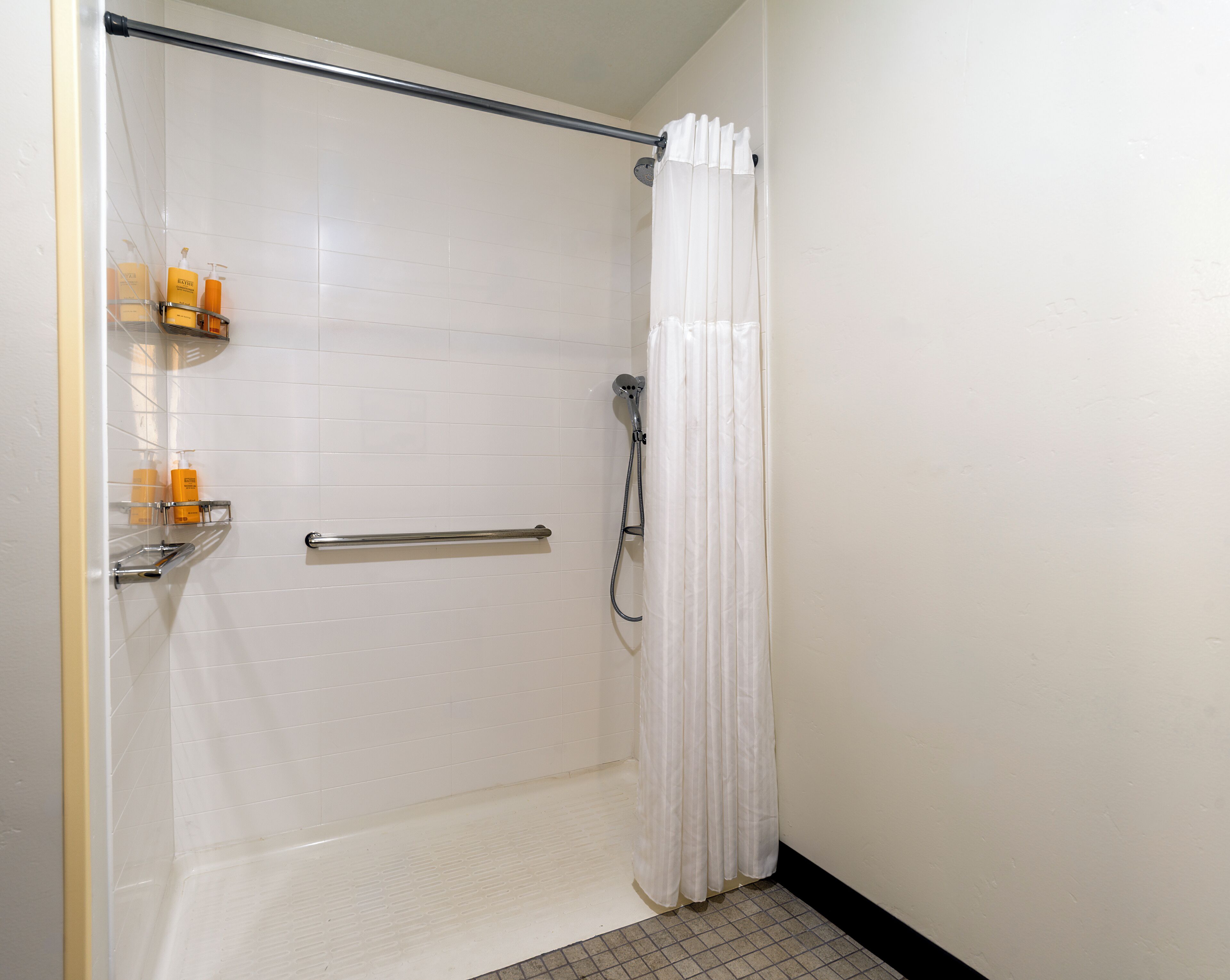 Foto - Gray Wolf Inn & Suites