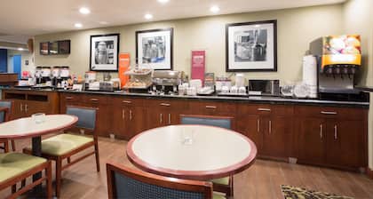 Baymont by Wyndham Thornton