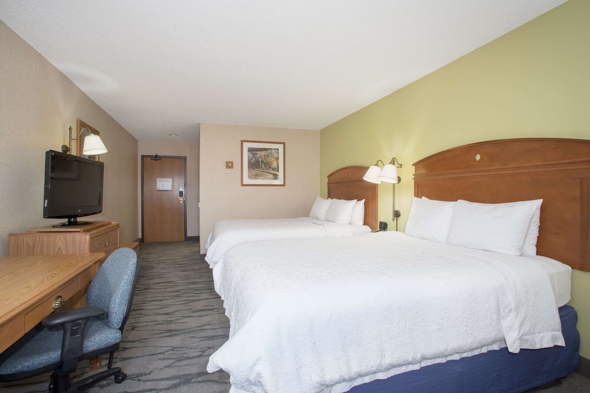 Room, 2 Queen Beds, Non Smoking | Desk, laptop workspace, iron/ironing board, WiFi (free)