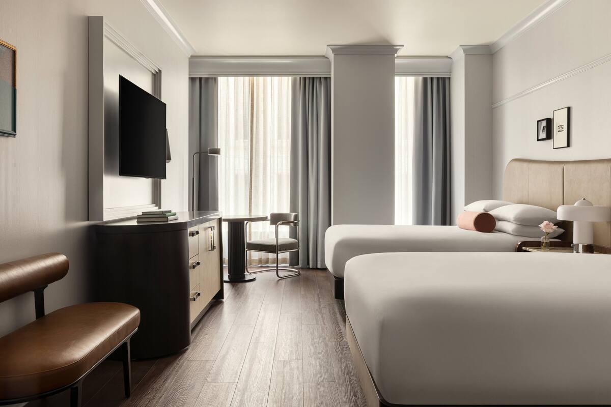 Italiaanse Frette-lakens, luxe beddengoed, een kluis op de kamer