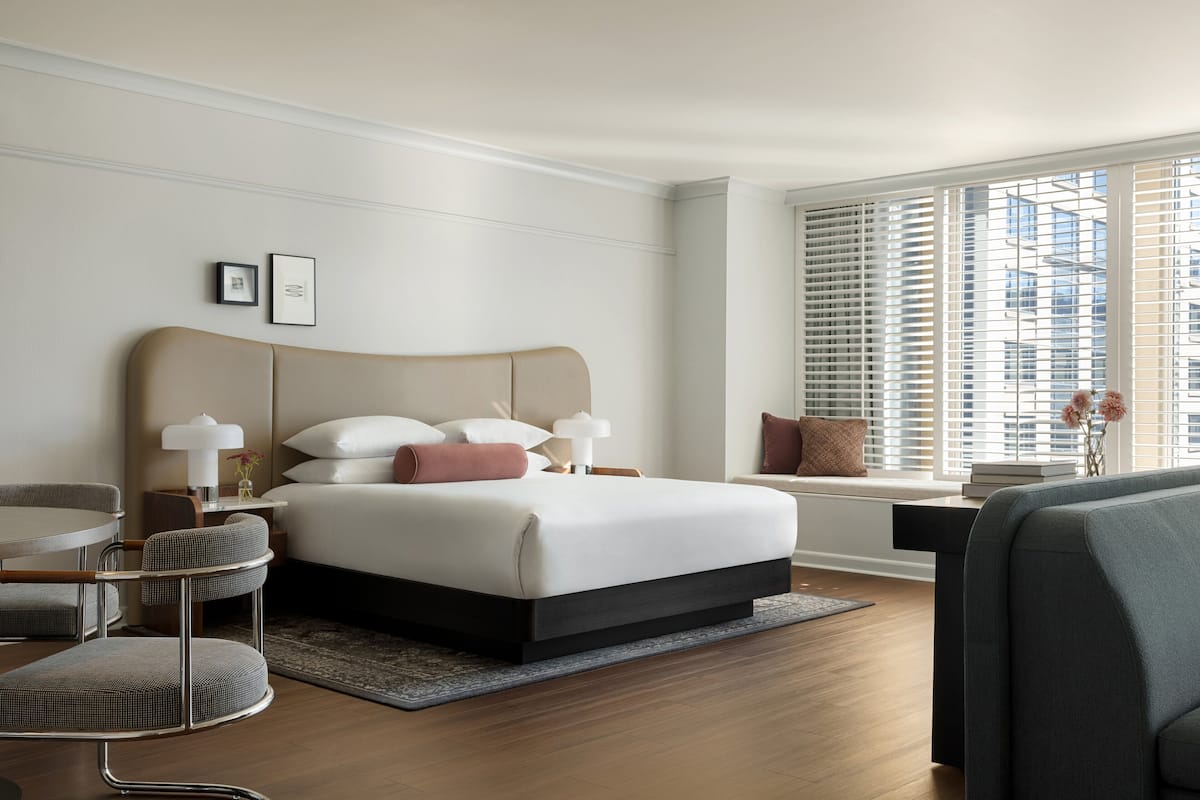 Suite (Ambassador) | Frette Italian sheets, premium bedding, in-room safe, desk