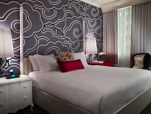 Frette Italian sheets, premium bedding, in-room safe, desk
