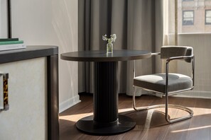 1 bedroom, Frette Italian sheets, premium bedding, in-room safe