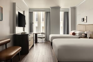 Frette Italian sheets, premium bedding, in-room safe, desk