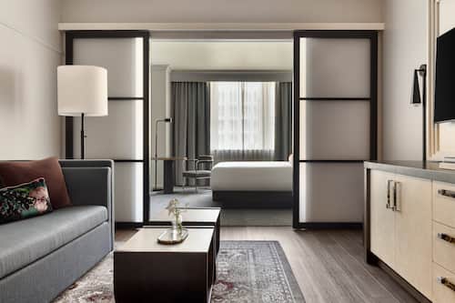 Frette Italian sheets, premium bedding, in-room safe, desk