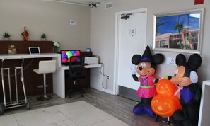 Business center - Quality Inn & Suites Kissimmee near Main Gate (Kissimmee)
