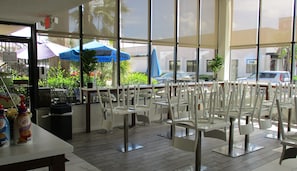 Lunch and dinner served, seafood