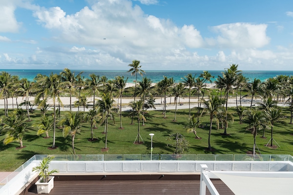 Ocean Front 1 King Bed, Private Terrace  | Beach/ocean view