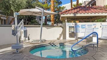 Bañera de hidromasaje exterior