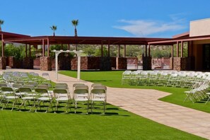 Khuôn viên nơi lưu trú