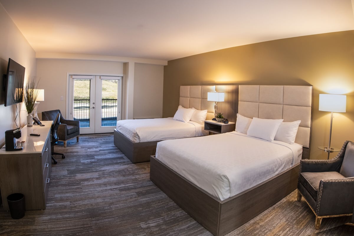 Deluxe Room, 2 Queen Beds, Balcony | Iron/ironing board, free WiFi, bed sheets, alarm clocks