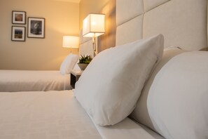 Iron/ironing board, free WiFi, bed sheets, alarm clocks - Apache Gold Resort Hotel (San Carlos)