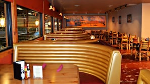 3 restaurants, American cuisine - Apache Gold Resort Hotel (San Carlos)