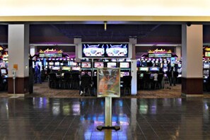 Casino - Apache Gold Resort Hotel (San Carlos)