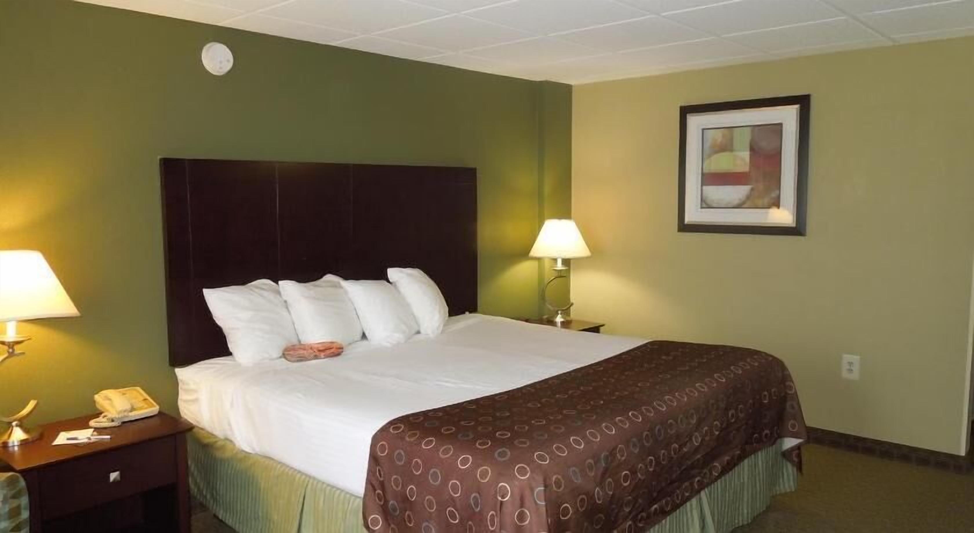 In-room safe, desk, laptop workspace, blackout drapes