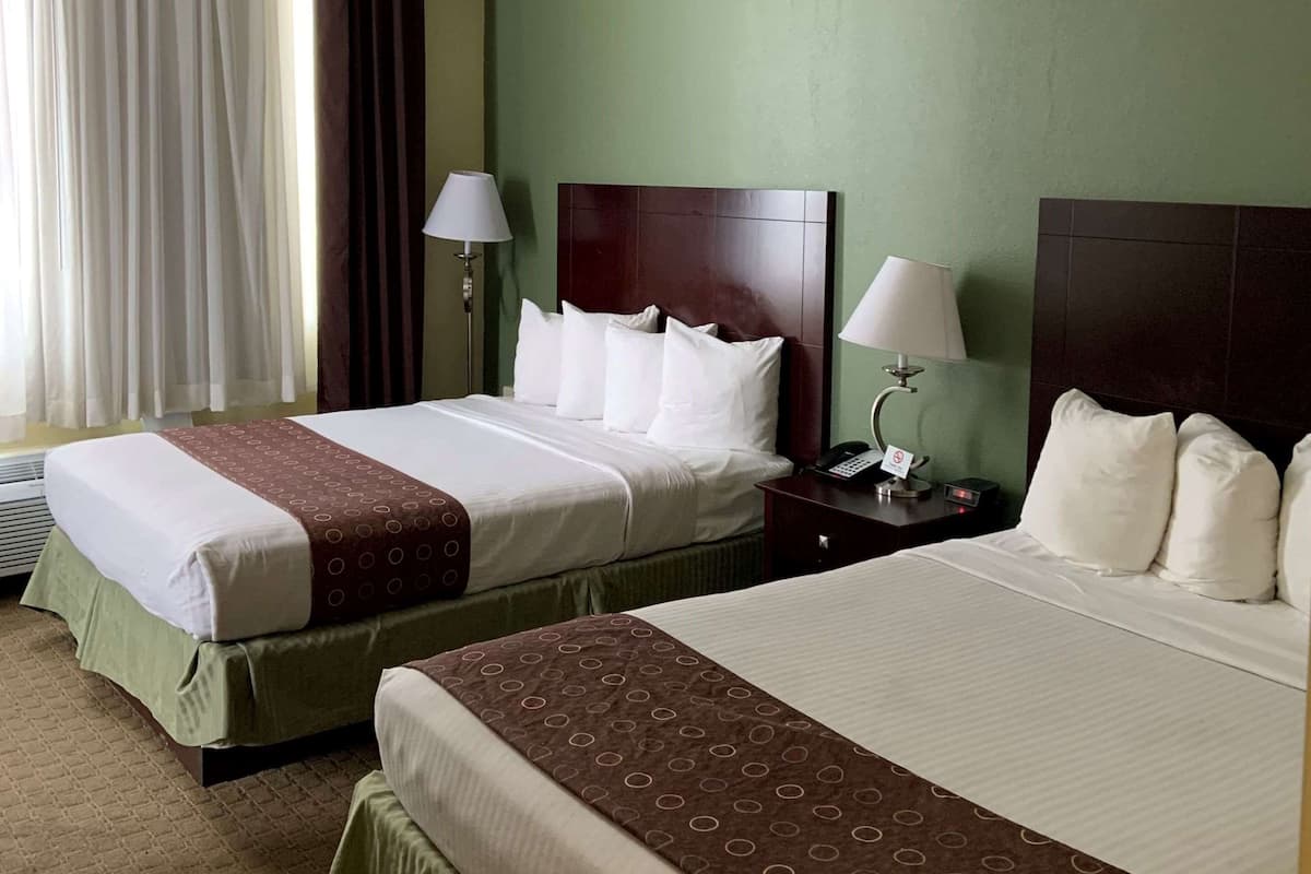 in-room safe, desk, laptop workspace, blackout curtains