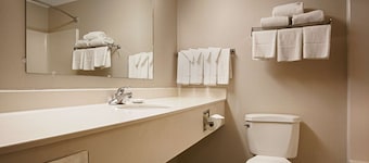 Best Western Airport Inn & Suites Cleveland