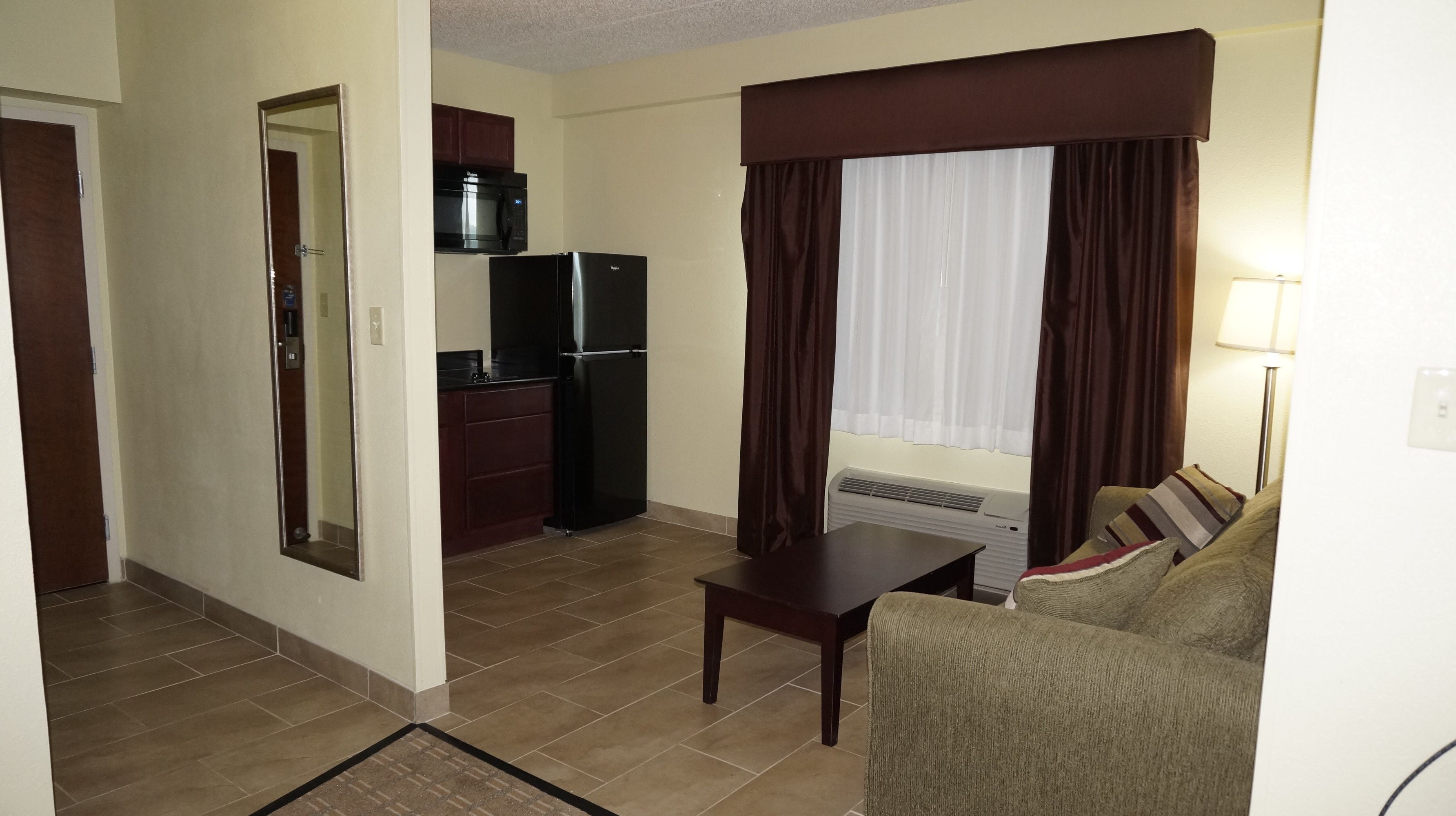 in-room safe, desk, laptop workspace, blackout curtains