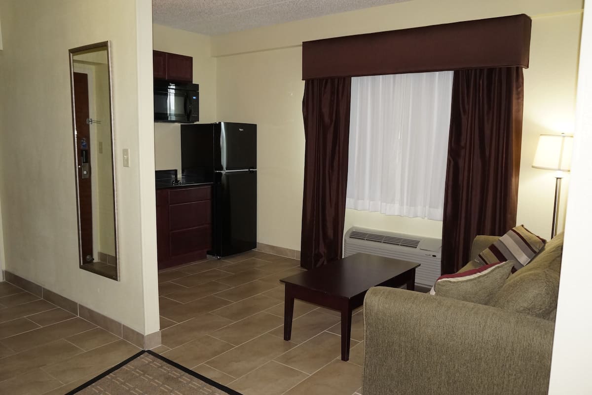 in-room safe, desk, laptop workspace, blackout curtains