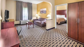 Schreibtisch, Bügeleisen/Bügelbrett, kostenlose Babybetten