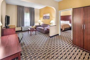 办公桌、熨斗/熨衣板、免费婴儿床、折叠床/加床（额外收费）