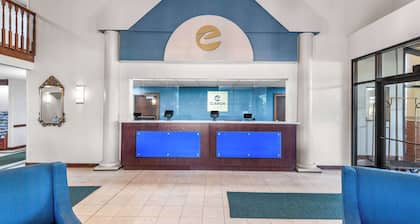 Clarion Inn & Suites Northwest