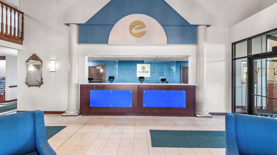 Clarion Inn & Suites Indianapolis Northwest