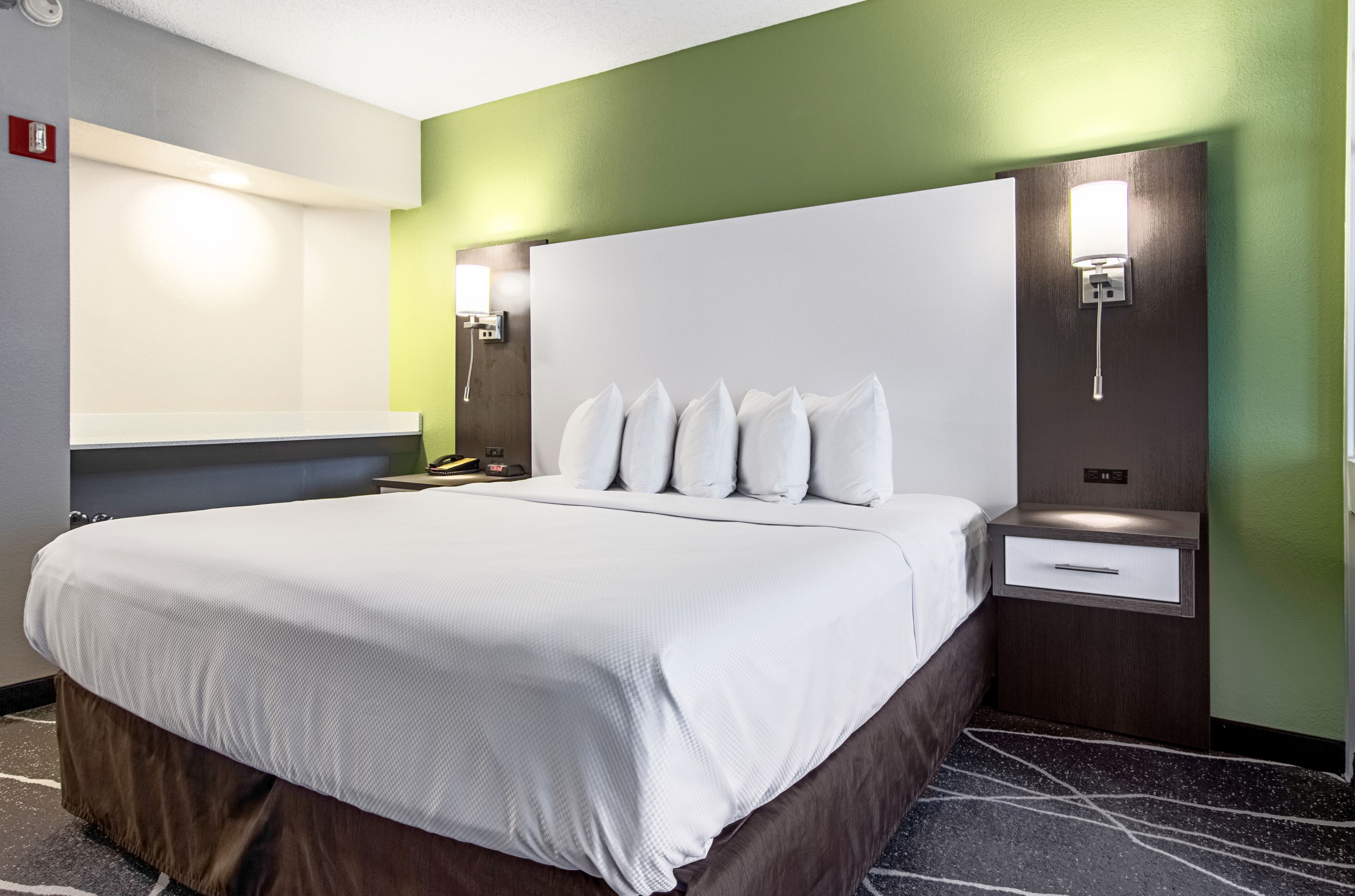 in-room safe, desk, laptop workspace, iron/ironing board