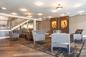 Lobby - Clarion Inn Willow River (Sevierville)