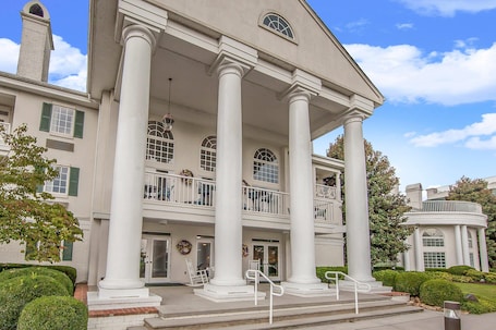 Exterior. Clarion Inn Willow River