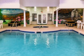 Indoor pool, seasonal outdoor pool, open open 24 hours, pool umbrellas - Clarion Inn Willow River (Sevierville)