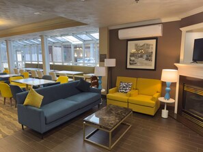 Free daily full breakfast  - Comfort Suites Scranton near Montage Mountain (Moosic)
