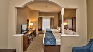 Phòng Suite, nhiều giường, không hút thuốc | Bộ đồ giường kháng dị ứng, bàn, khu vực làm việc phù hợp cho laptop