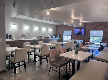 Free daily buffet breakfast