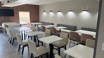 Ilmainen päivittäinen buffetaamiainen