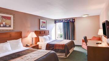 Premium bedding, desk, iron/ironing board, free WiFi