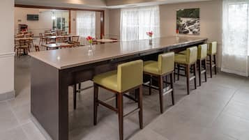 Free daily buffet breakfast