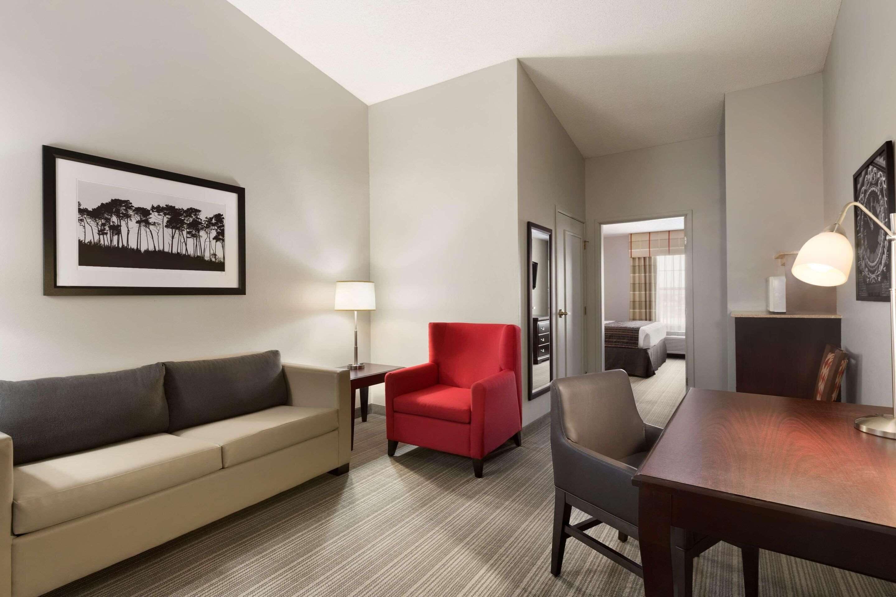 Suite, 1 habitación, para no fumadores | Escritorio, tabla de planchar con plancha y cunas gratuitas 