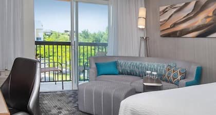 Comfort Inn & Suites Bethlehem Lehigh Valley Airport