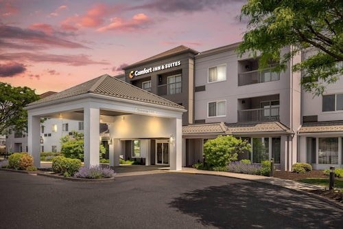 Comfort Inn & Suites Bethlehem Lehigh Valley Airport