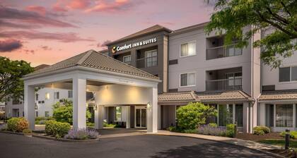 Comfort Inn & Suites Bethlehem Lehigh Valley Airport