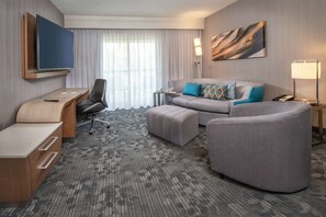 Suite, 1 King-Bett und Schlafsofa (One Bedroom)