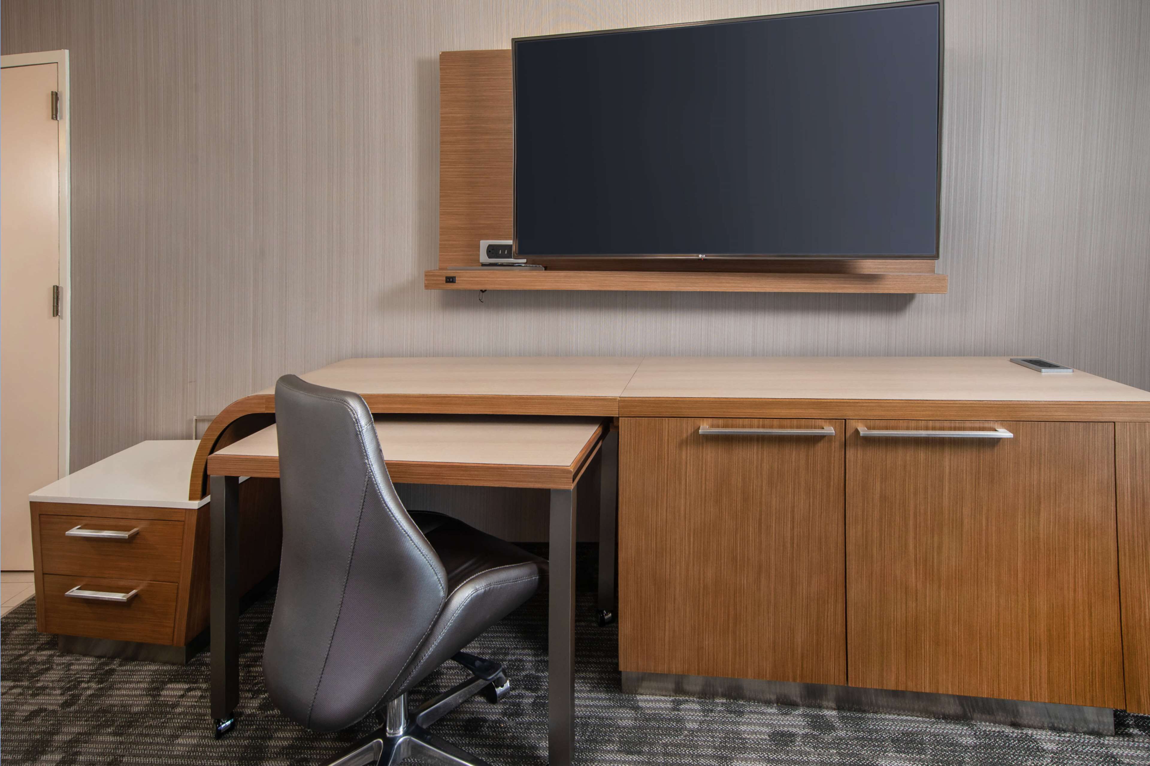 egyptian cotton sheets, premium bedding, desk, laptop workspace