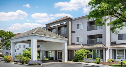 Comfort Inn & Suites Bethlehem Lehigh Valley Airport