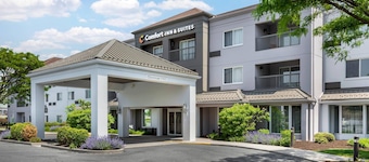 Comfort Inn & Suites Bethlehem Lehigh Valley Airport