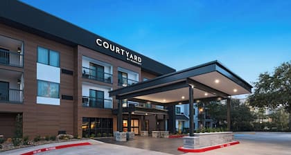 Courtyard Houston The Woodlands